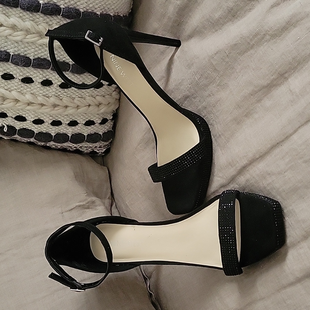 Nine West open/square toe,  black suede/sequin 8 1/2 M ankle strap Sandal